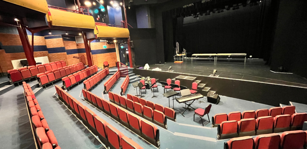 Ampitheatre at boarding school Canford.png